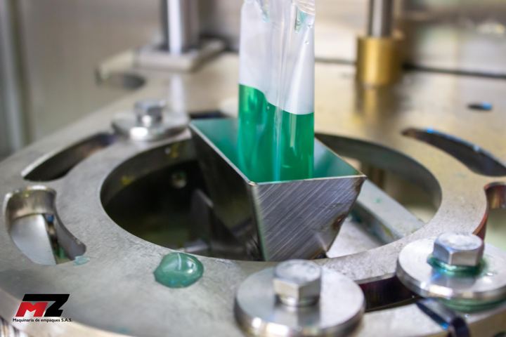 Dosificación de producto líquido en empacadora